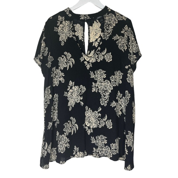 TORRID Floral Keyhole Front Flowy Blouse Black Size 1 Fits 1X - Picture 1 of 8